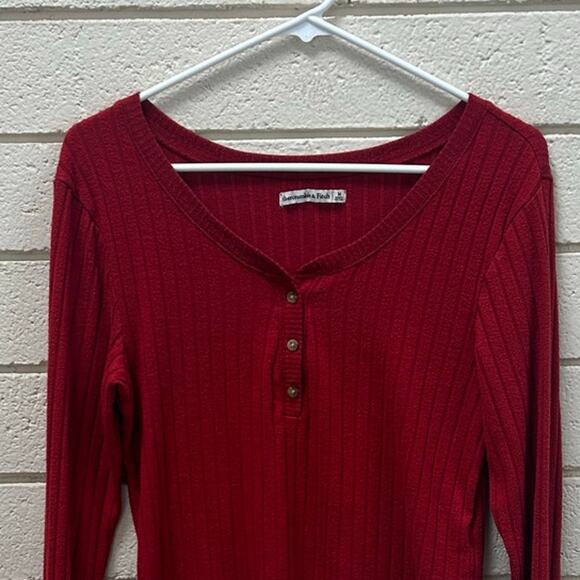 Abercrombie & Fitch Long Sleeve Red Top size M - Picture 8 of 9